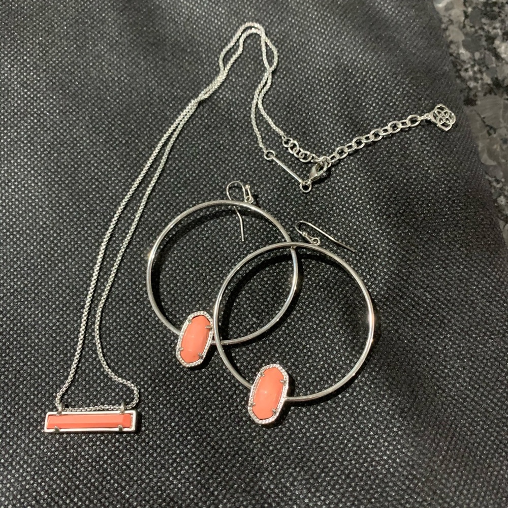 Kendra Scott necklace and earring set